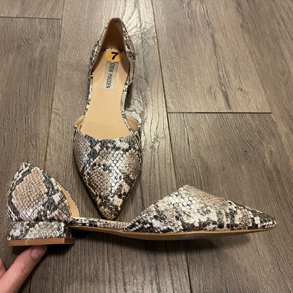 Steve Madden Snakeskin Flat - Women’s 7 - Picture 1 of 6